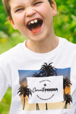camiseta infantil conceito prisma kid menino estampa coqueiros det 3
